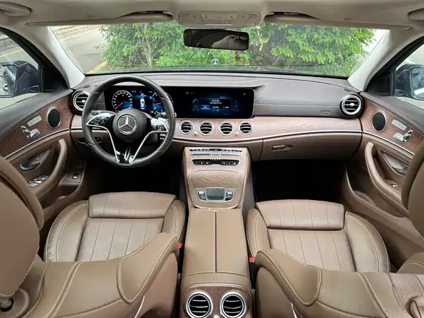 Mercedes-Benz E-Class 2022