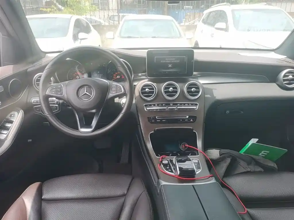 Mercedes-Benz GLC 2017 — фото 10
