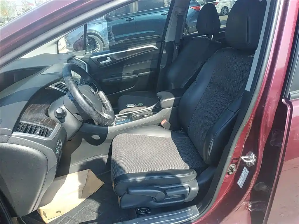Honda Jade 2017 — фото 15