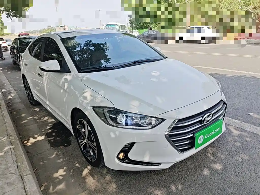 Hyundai Elantra 2018 — фото 4