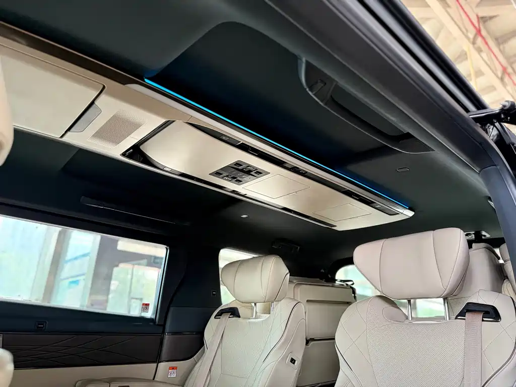 Toyota Alphard 2023 — фото 12