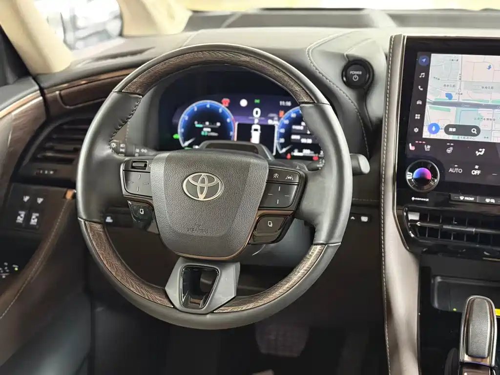 Toyota Alphard 2024 — фото 15