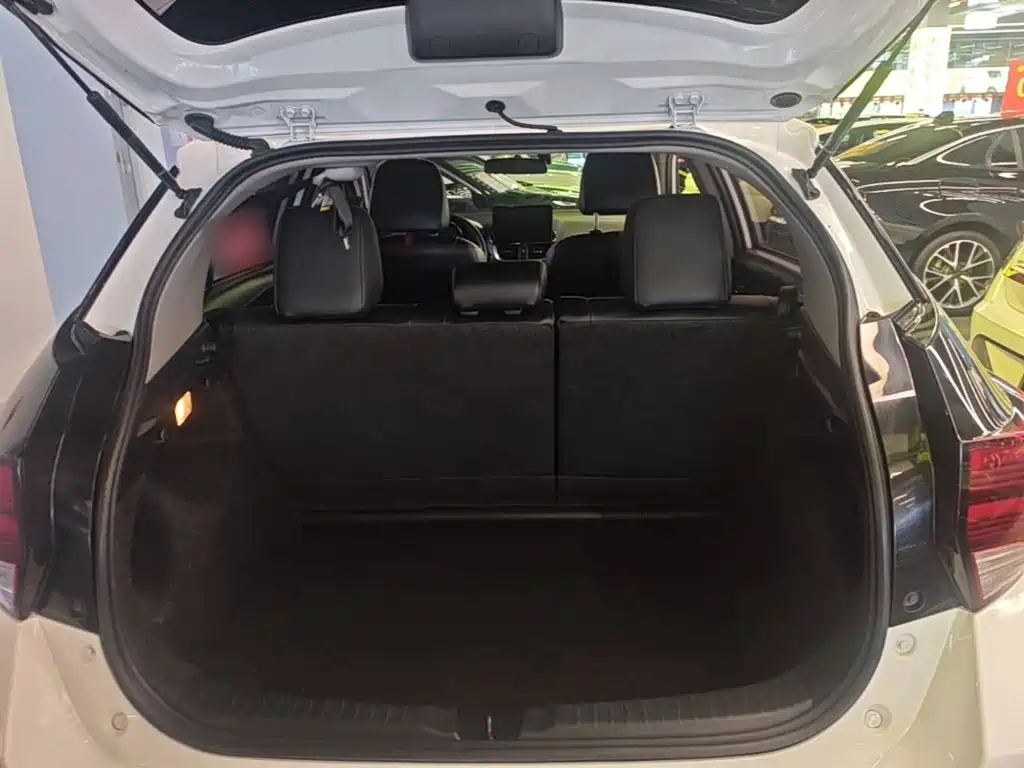 Toyota Yaris L 2020 — фото 19