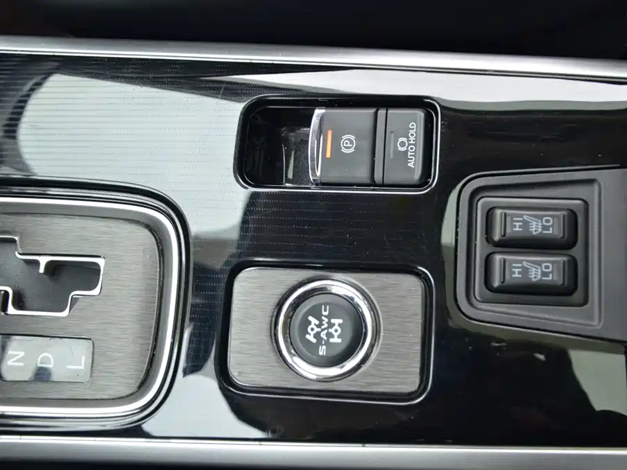 Mitsubishi Outlander 2022 — фото 16