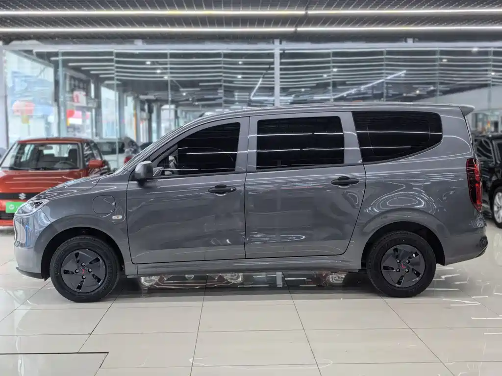 Wuling Hongguang New Energy 2024