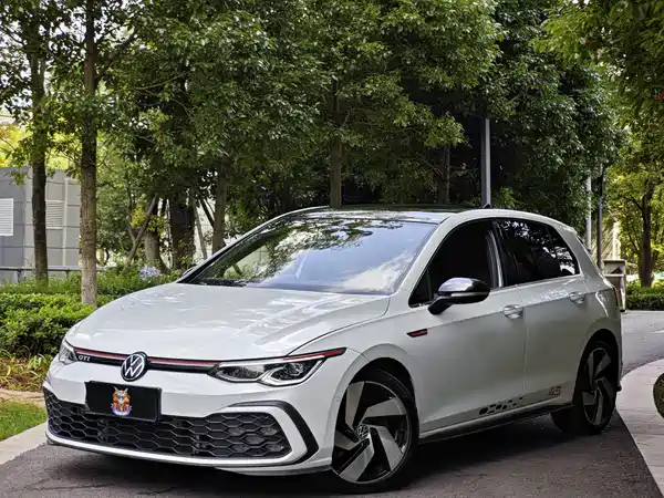 Volkswagen Golf GTI 2024