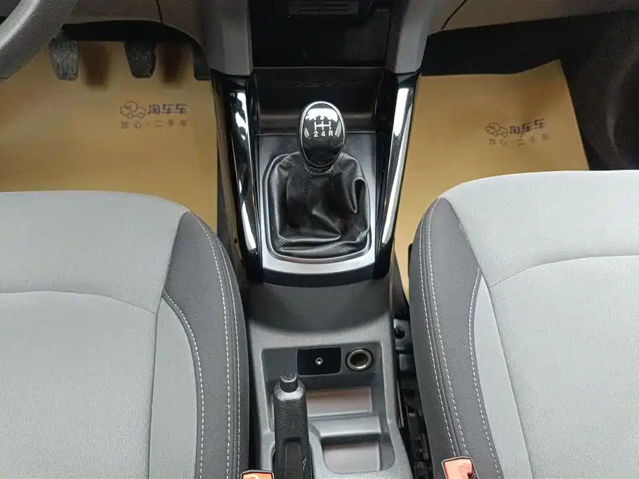 Ford Ecosport 2016 — фото 16