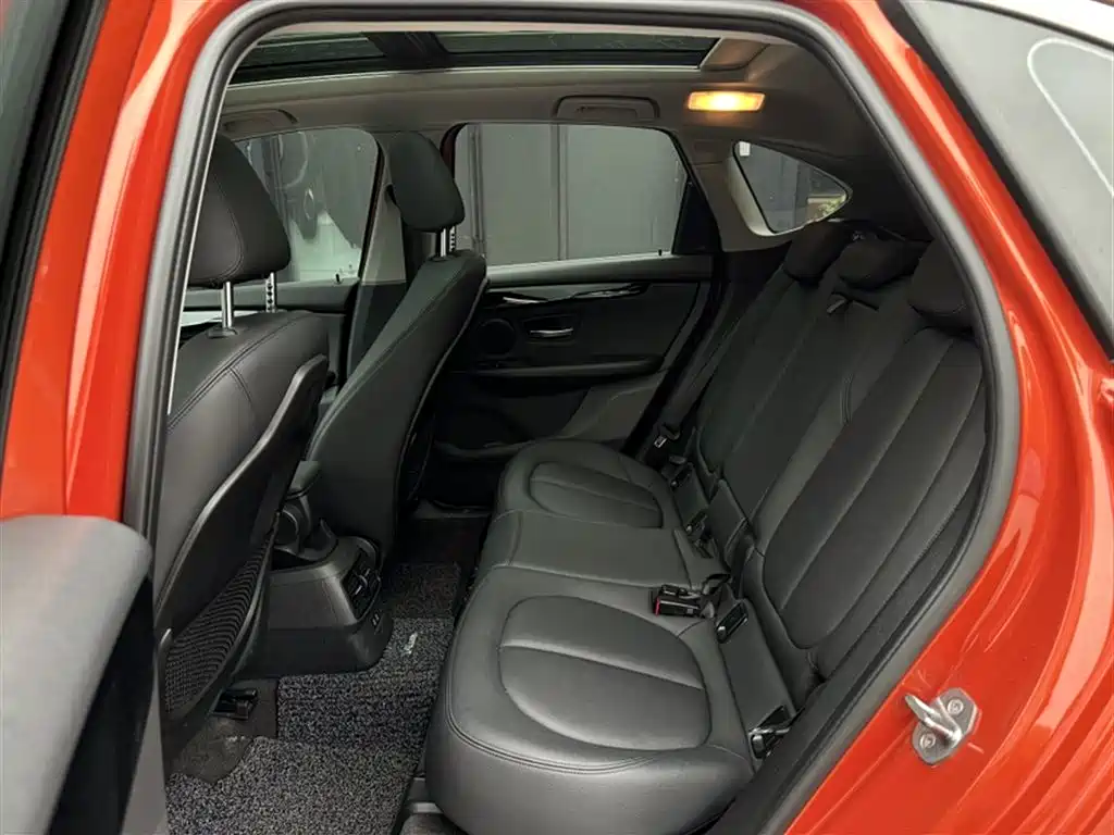 BMW 2 Series Active Tourer 2019 — фото 12