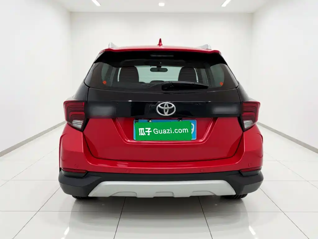 Toyota Yaris L 2021