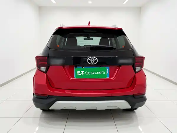 Toyota Yaris L 2021