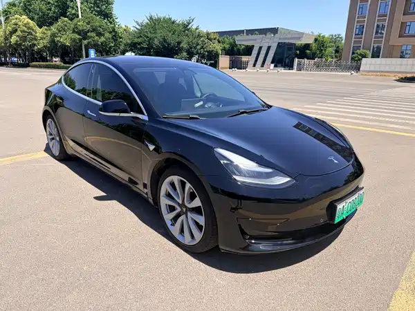 Tesla Model 3 2020