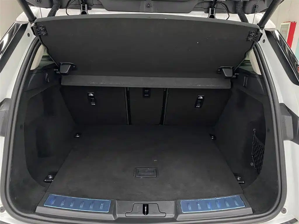 Land Rover Evoque 2023 — фото 15