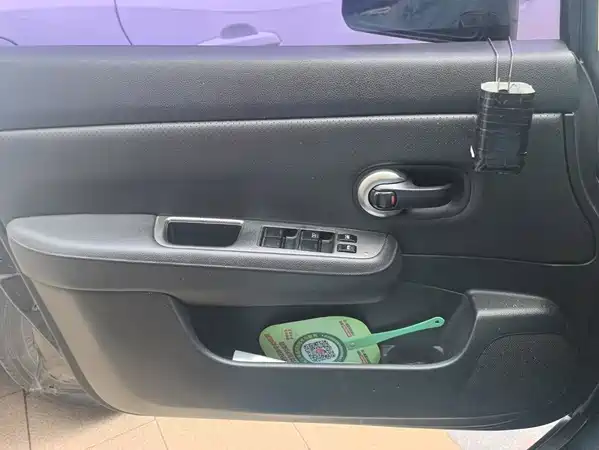 Nissan Tiida 2011