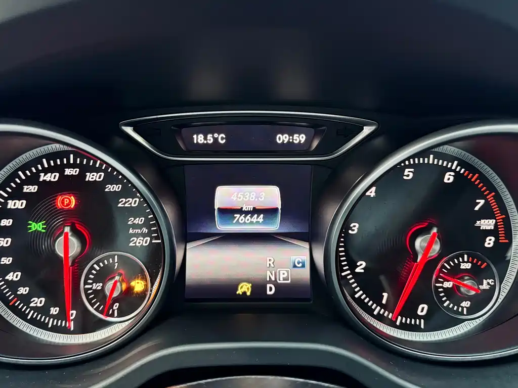 Mercedes-Benz GLA 2018 — фото 23