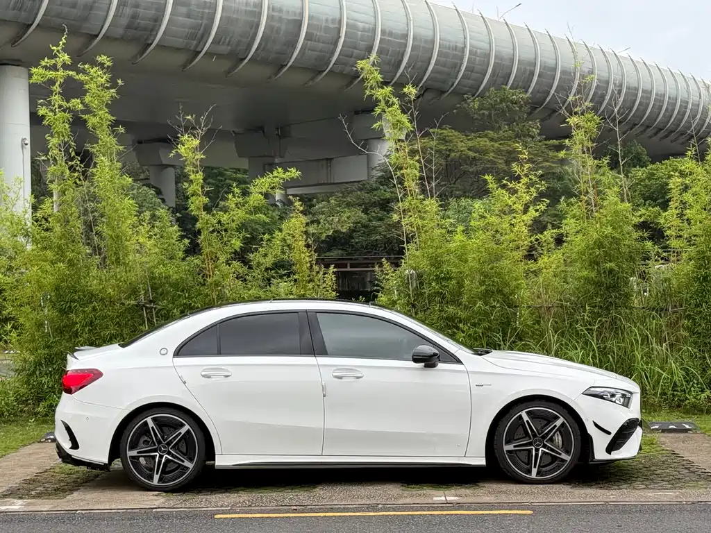 Mercedes-Benz A-Class AMG 2024 — фото 6