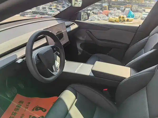 Tesla Model Y 2026