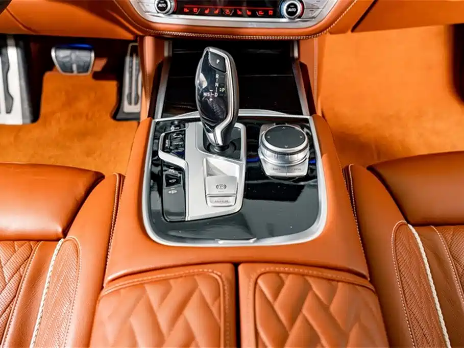 BMW 7 Series 2023 — фото 17