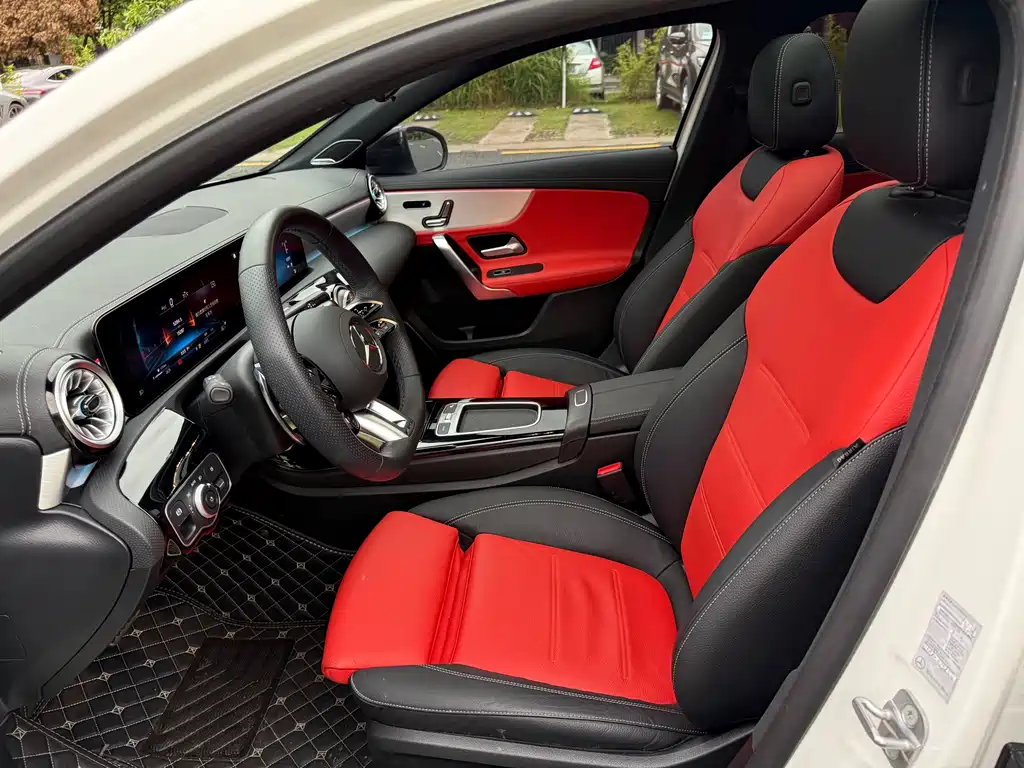 Mercedes-Benz A-Class AMG 2024 — фото 10