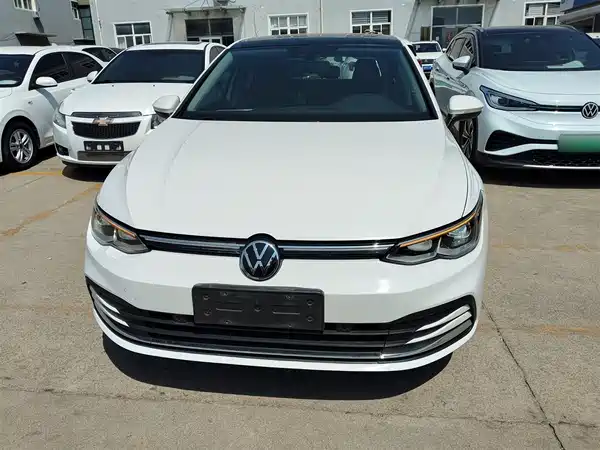 Volkswagen Golf 2021
