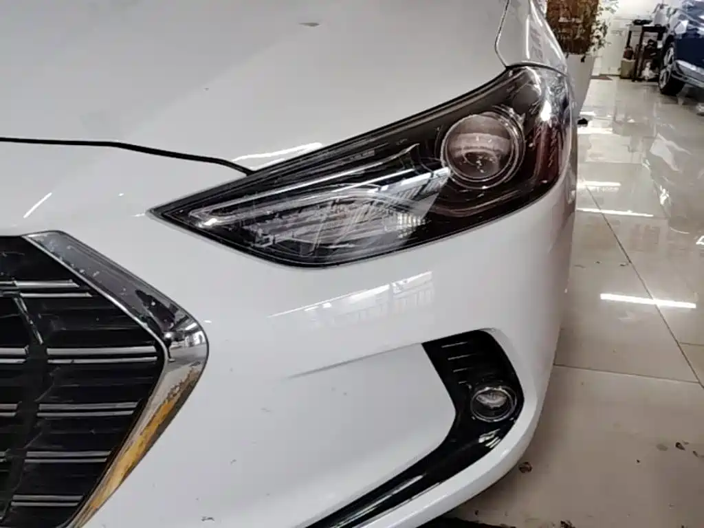 Hyundai Elantra 2020 — фото 24