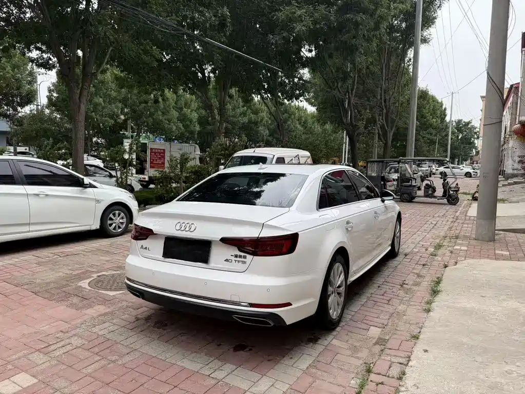 Audi A4L 2019
