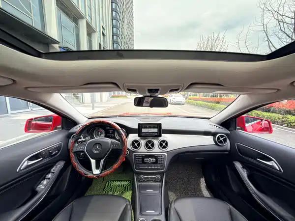 Mercedes-Benz GLA 2015