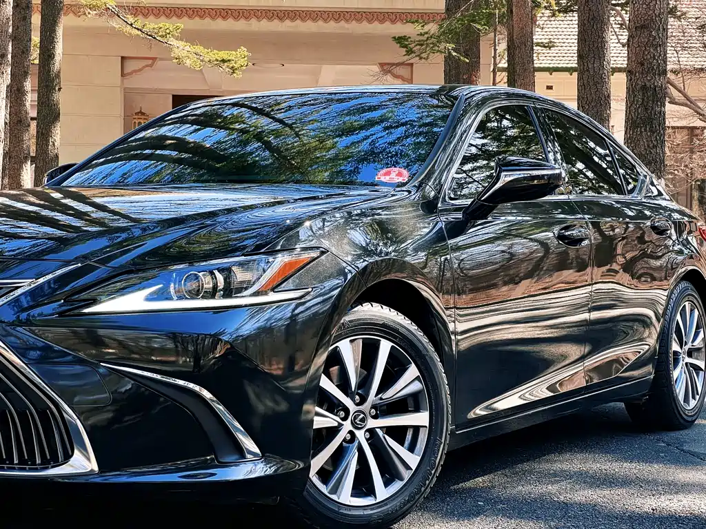 Lexus ES 2019 — фото 2