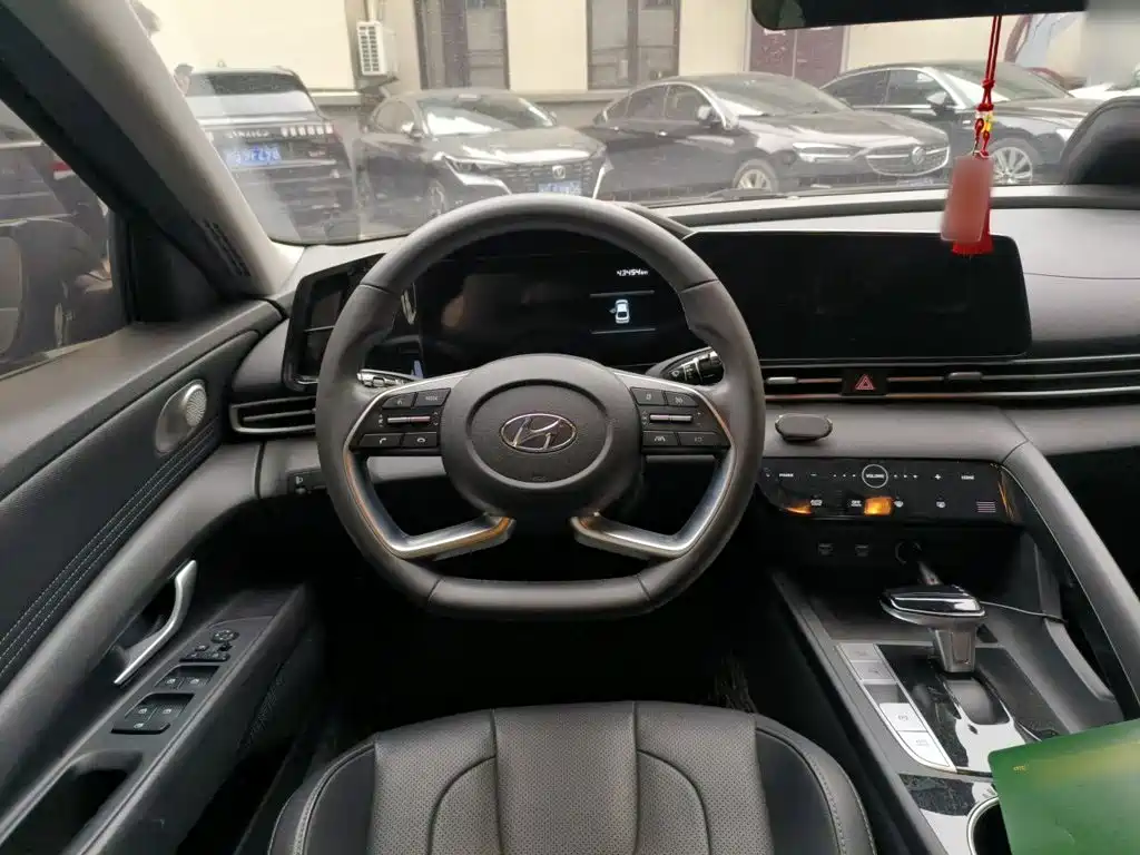 Hyundai Elantra 2021
