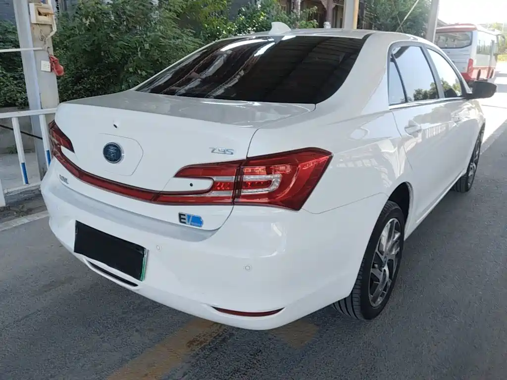 BYD Qin NEV 2019 — фото 7