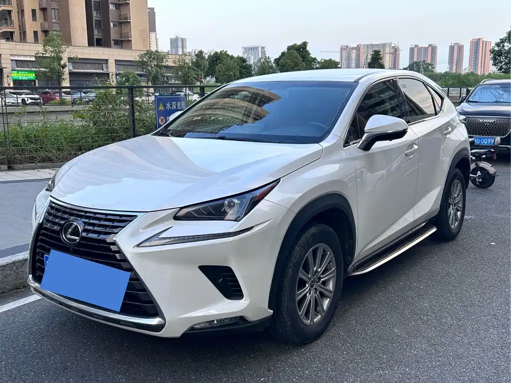 Lexus NX 2018 — фото 1