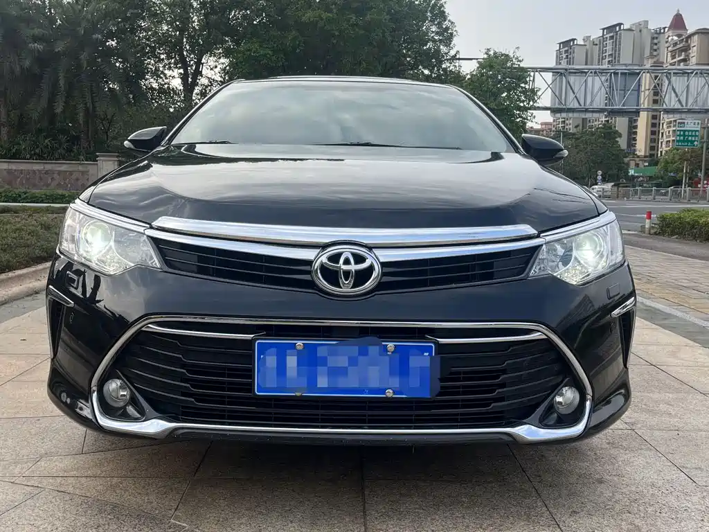 Toyota Camry 2016 — фото 2