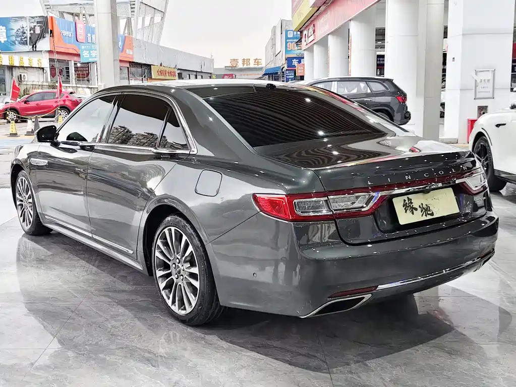 Lincoln Continental 2017 — фото 6