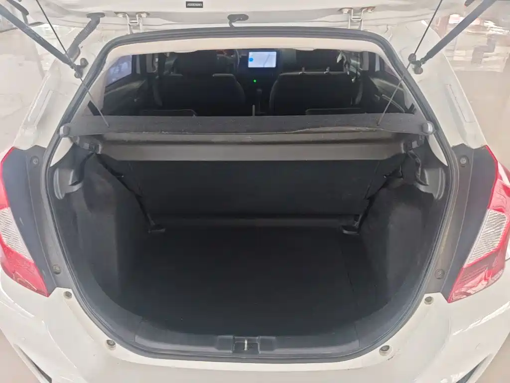 Honda Fit 2016 — фото 19