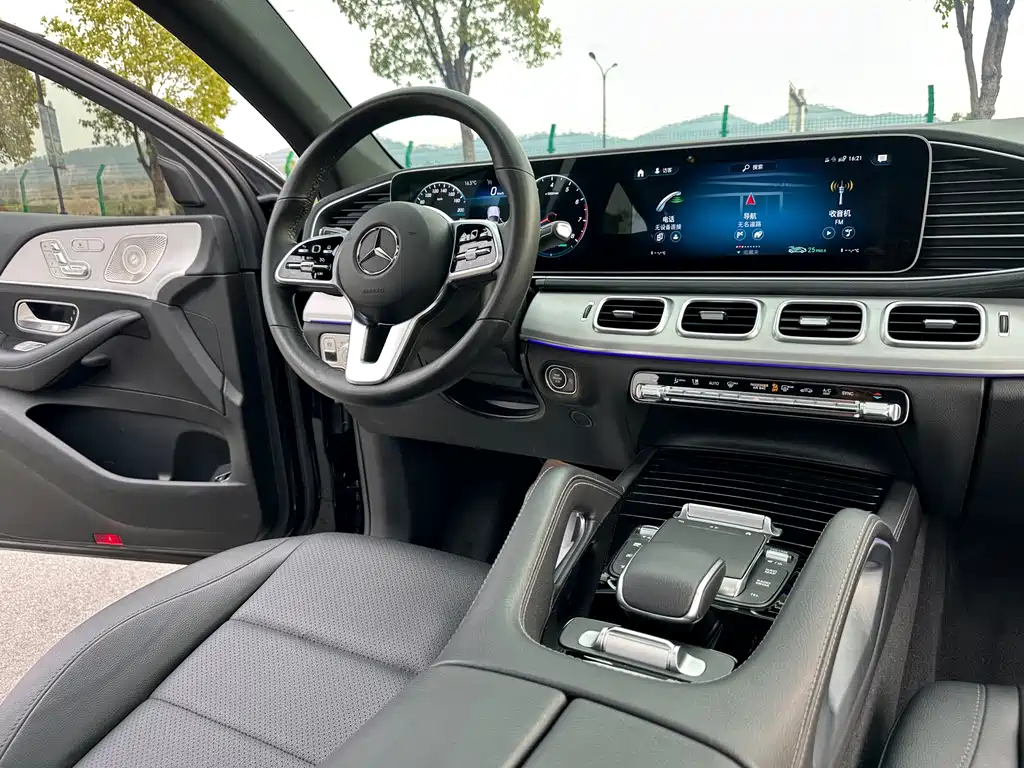 Mercedes-Benz GLE Coupe 2023 — фото 13