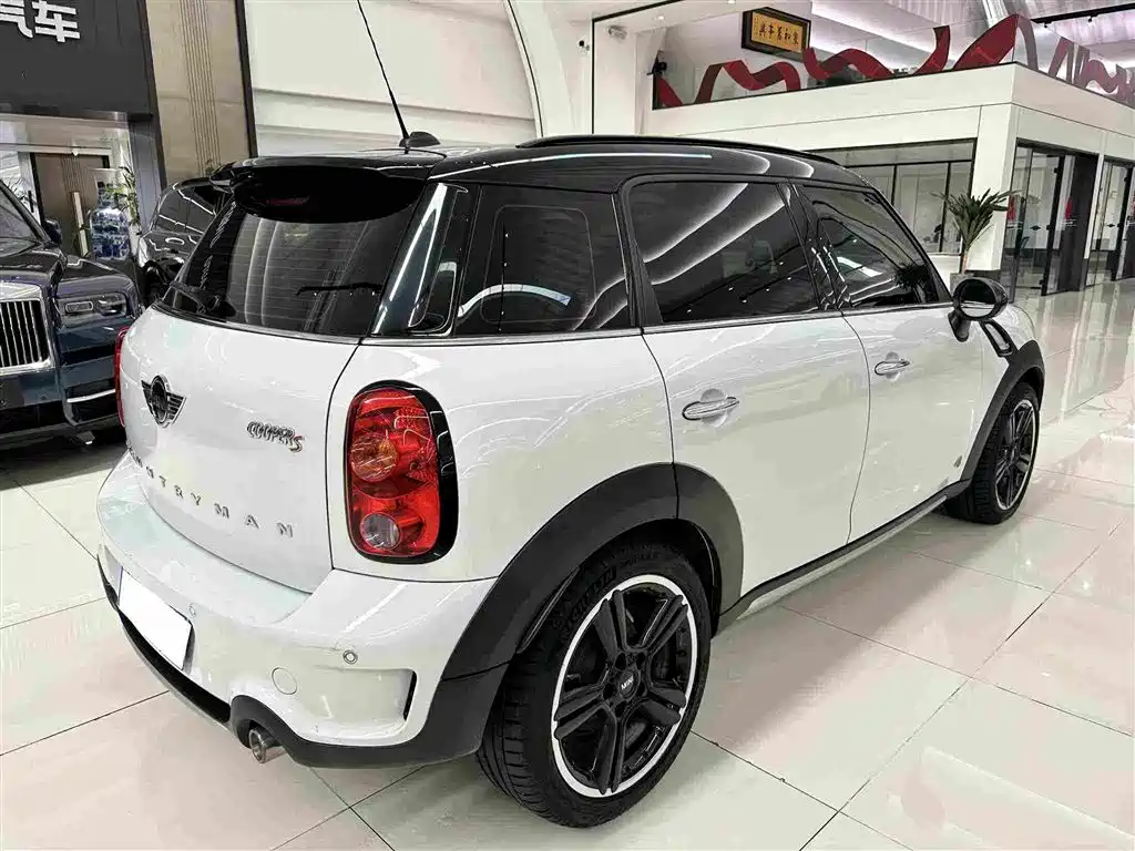 MINI Countryman 2016 — фото 16