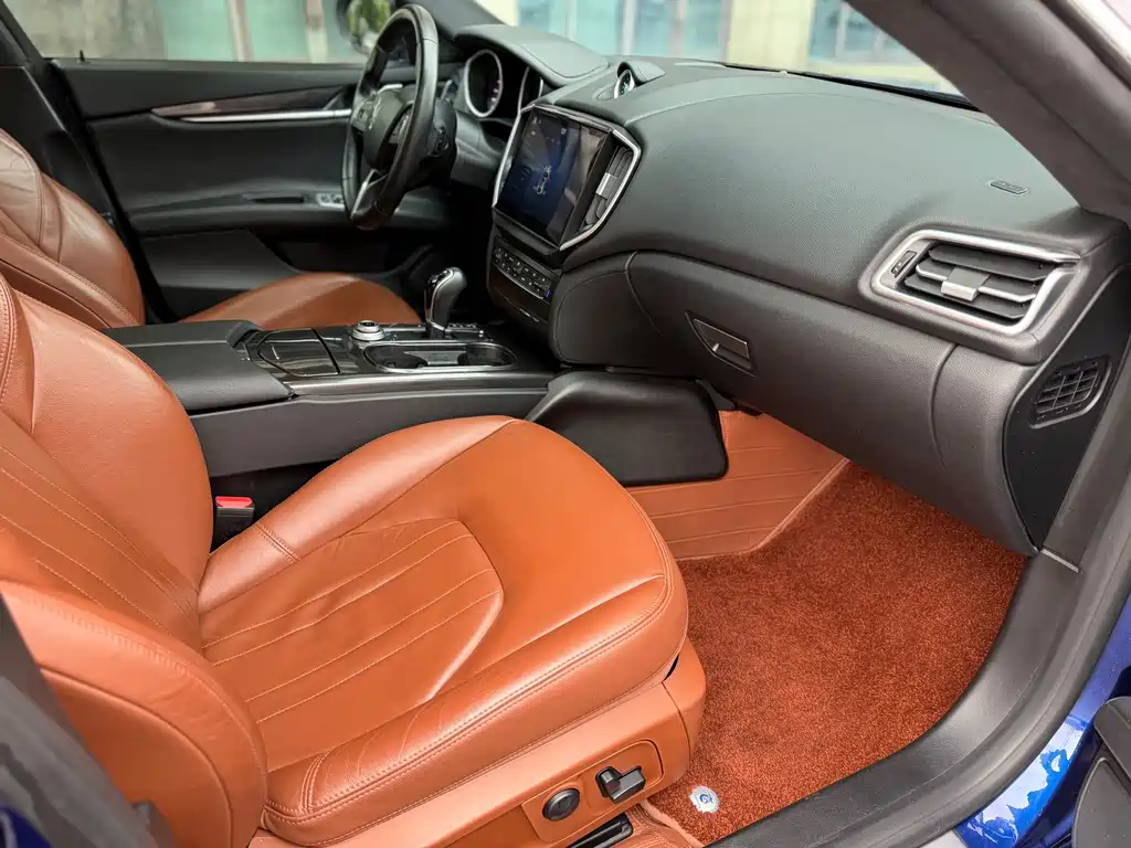Maserati Ghibli 2017 — фото 13