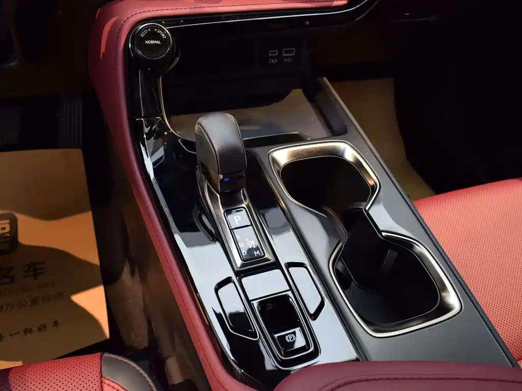 Lexus NX 2022 — фото 15