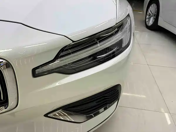 Volvo S60 Plug-In Hybrid 2021
