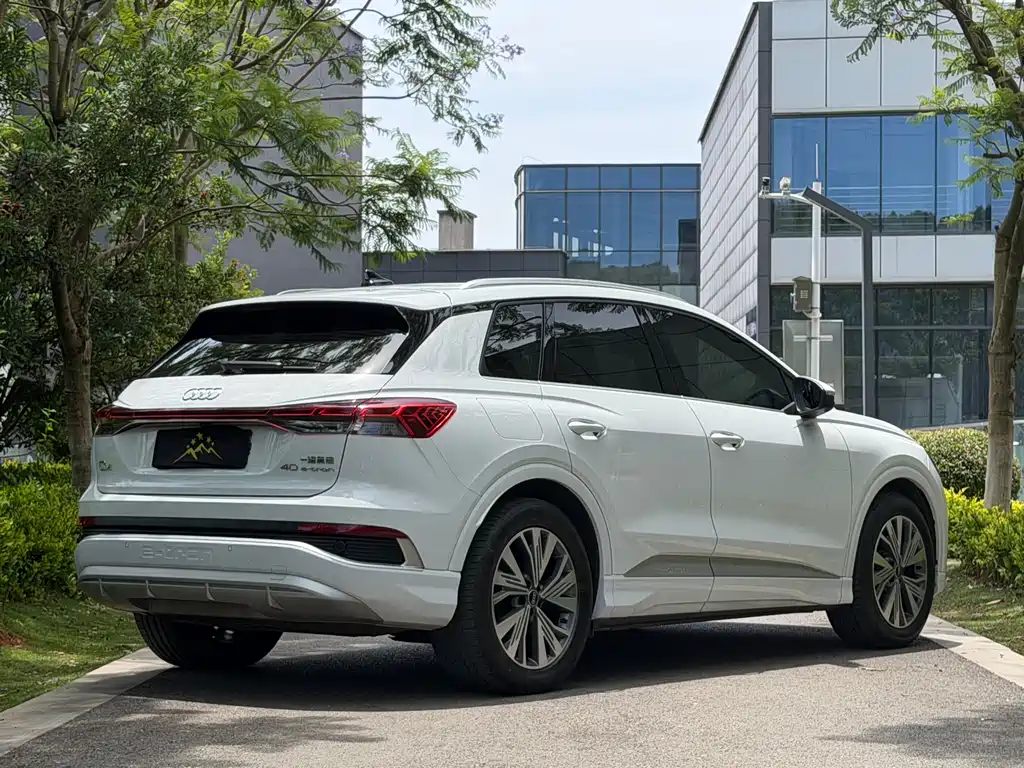 Audi Q4 e-tron 2023