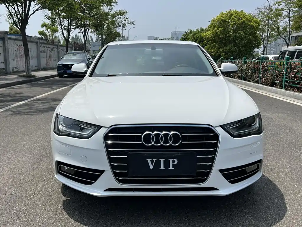 Audi A4L 2016