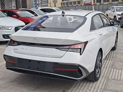 Hyundai Elantra 2023