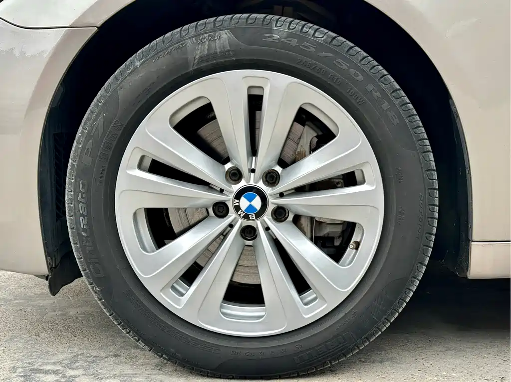 BMW 7 Series 2010 — фото 15