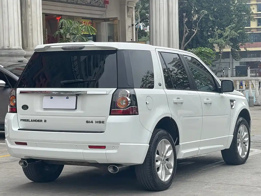 Land Rover Freelander 2 2013 — фото 4