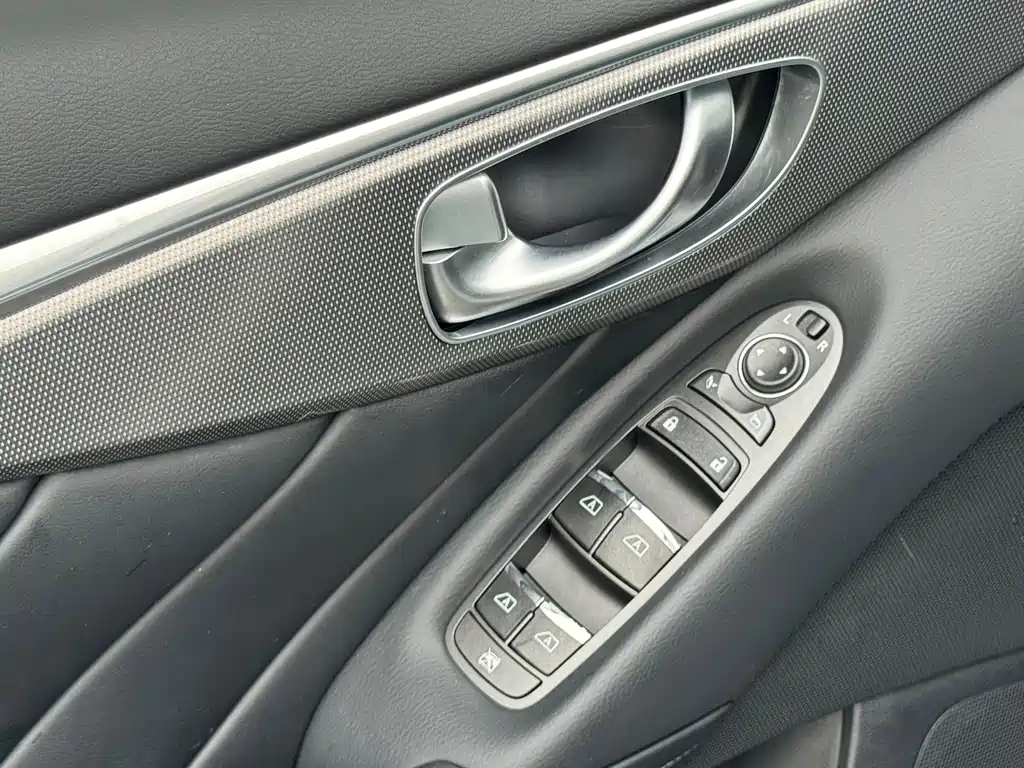 Infiniti Q50L 2015 — фото 14