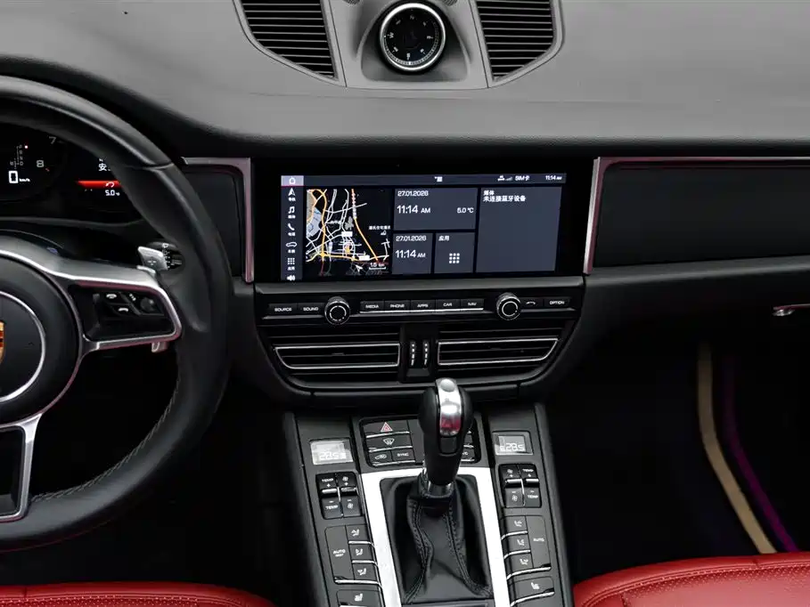 Porsche Macan 2019 — фото 11