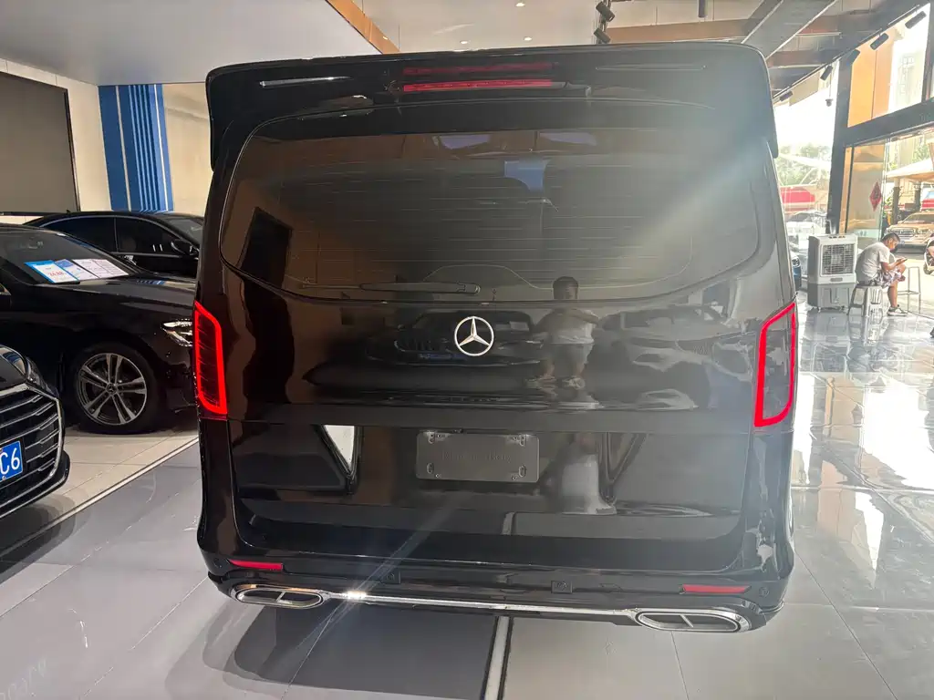 Mercedes-Benz Vito 2023 — фото 6