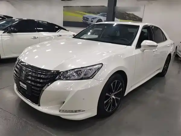 Toyota Crown 2018