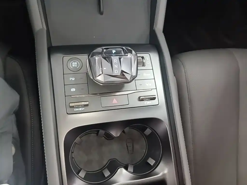 BYD Qin L 2025 — фото 10
