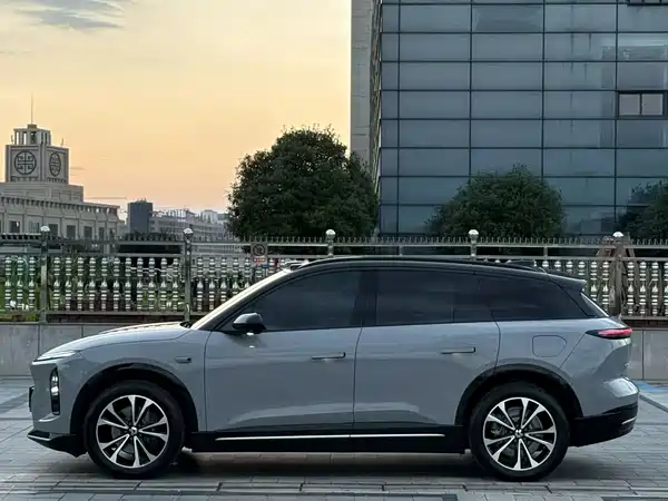 NIO ES6 2025