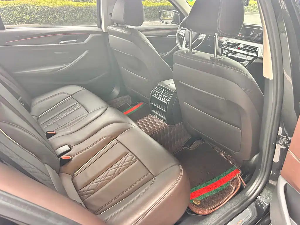 BMW 5 Series 2020 — фото 14